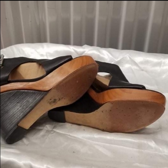 MICHEAL KORS PLATFORM SANDALS - Picture 6 of 11
